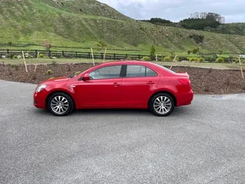 Suzuki Kizashi 2013 photo 2
