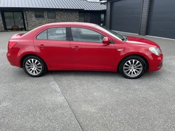 Suzuki Kizashi 2013 photo 5