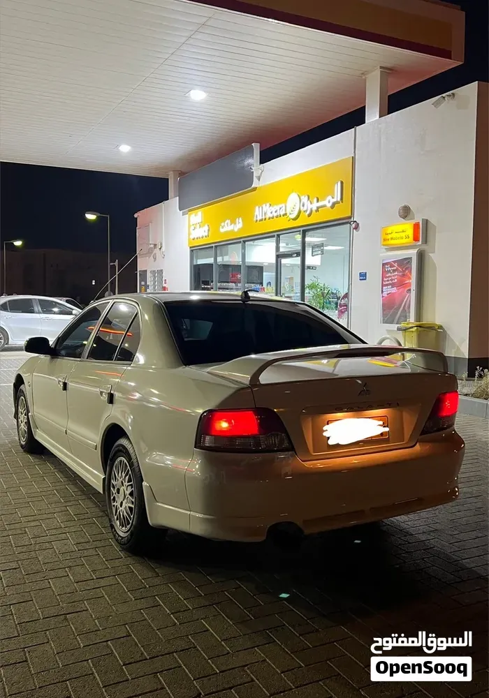 Mitsubishi Galant 2006 photo 2