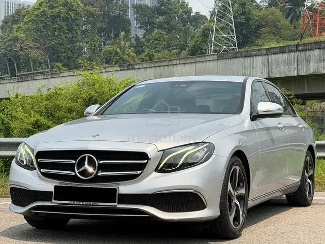 Mercedes-Benz E200