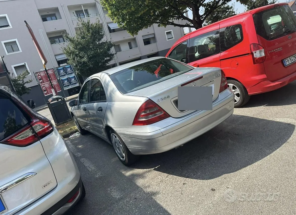 Mercedes-Benz C-Class 2001 photo 2