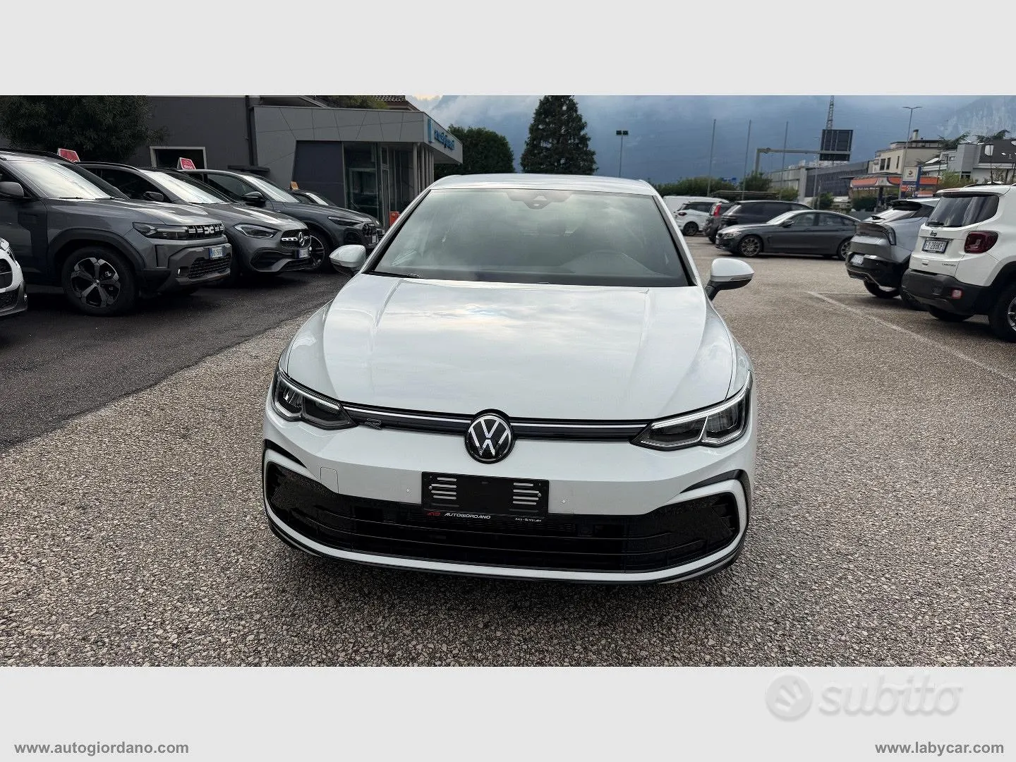 Volkswagen Golf 2024 photo 2