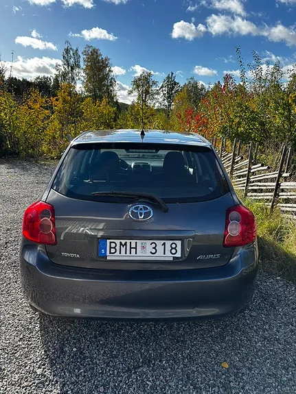 Toyota Auris 2009 photo 3