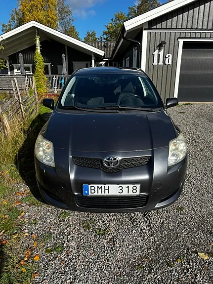 Toyota Auris 2009 photo 2