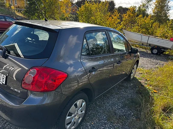 Toyota Auris 2009 photo 4