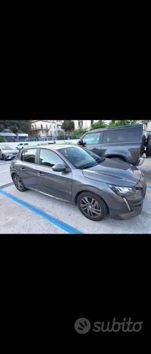 Peugeot 208 2021 photo 2