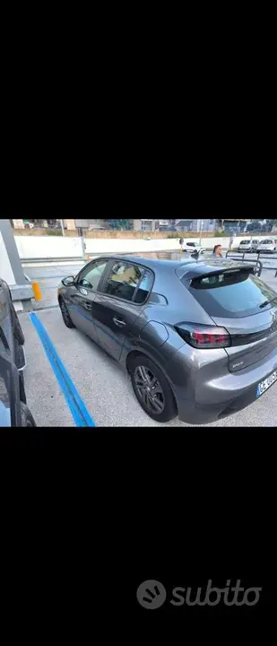 Peugeot 208 2021 photo 3