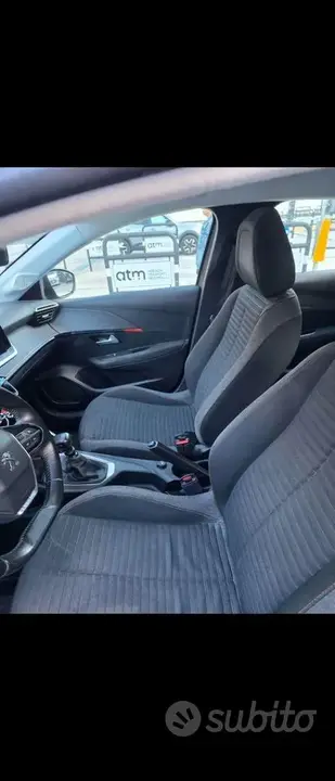 Peugeot 208 2021 photo 5