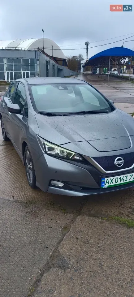 Nissan Leaf 2018 photo 2