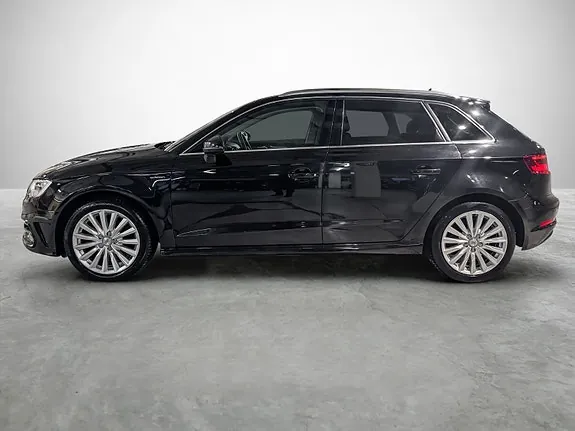 Audi A3 2016 photo 2