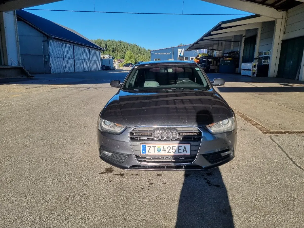 Audi A4 2013 photo 2