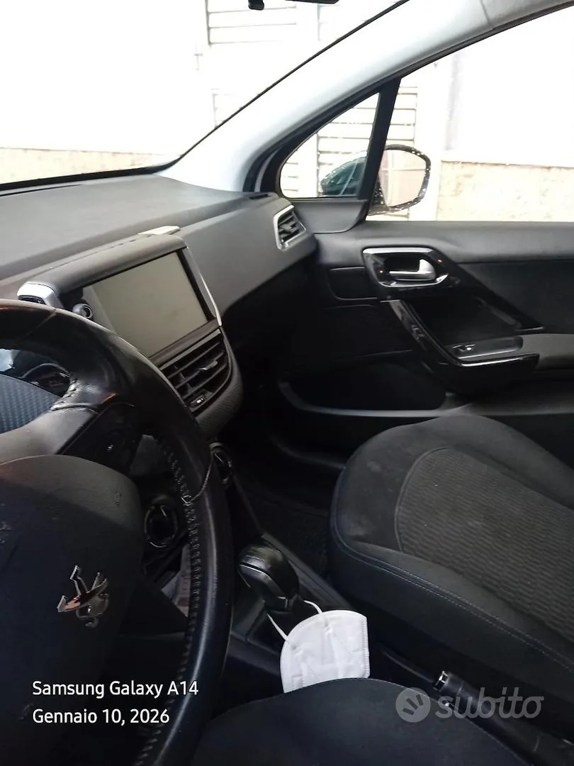 Peugeot 208 2018 photo 5