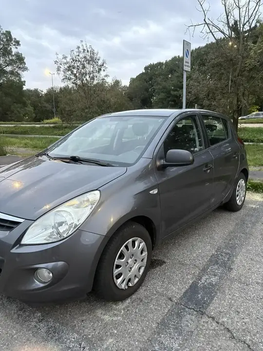 Hyundai I20 2011 photo 2