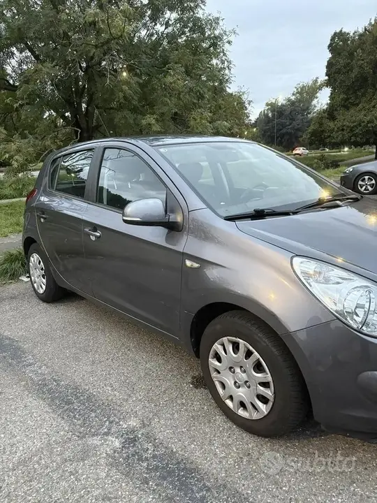 Hyundai I20 2011 photo 3