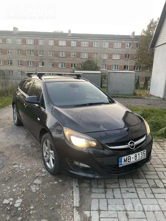 Opel Astra 2013 photo 3