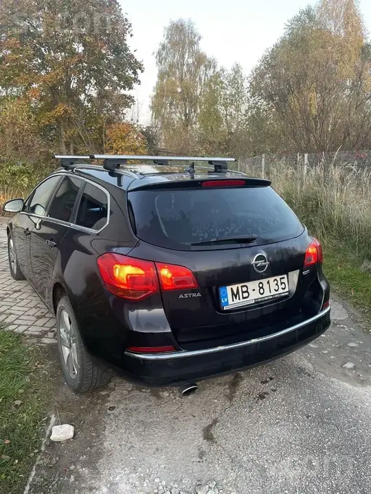 Opel Astra 2013 photo 4