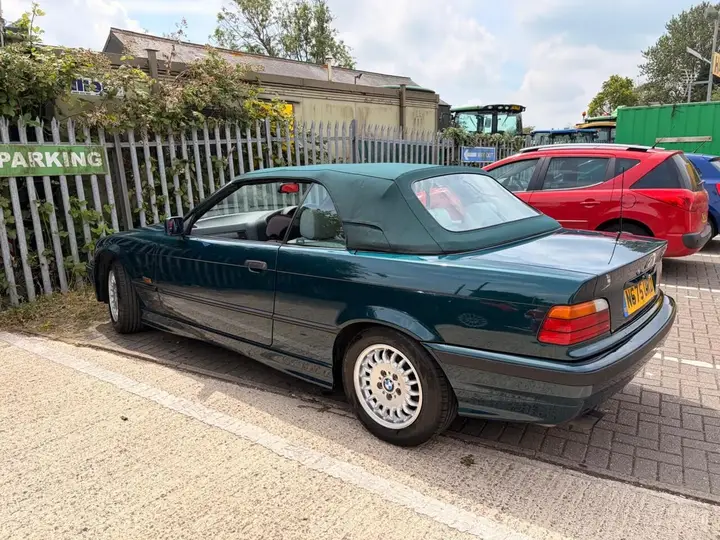 BMW 3 Series 1995 photo 4