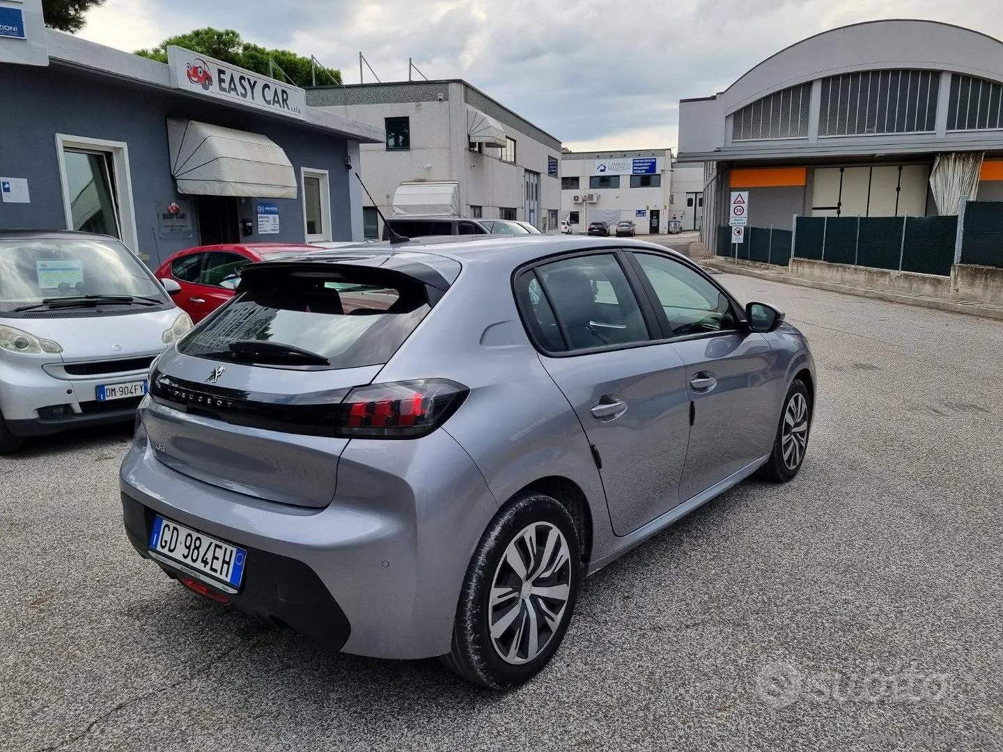 Peugeot 208 2021 photo 2