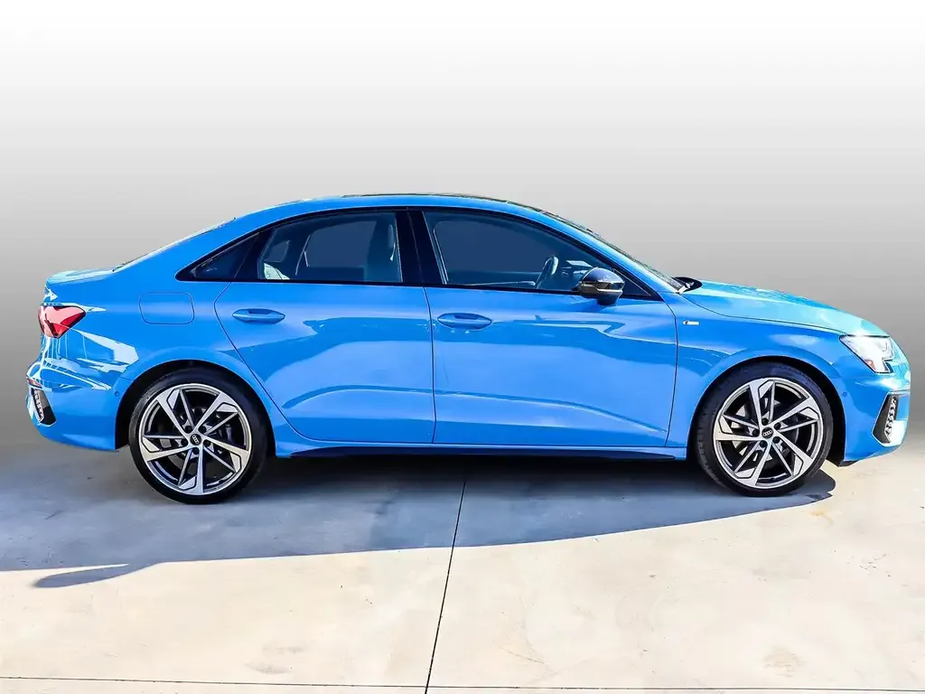 Audi A3 2023 photo 3