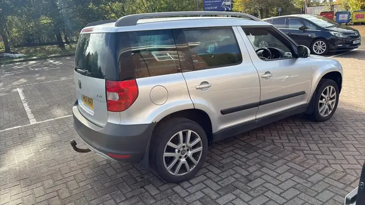 Skoda Yeti 2011 photo 2