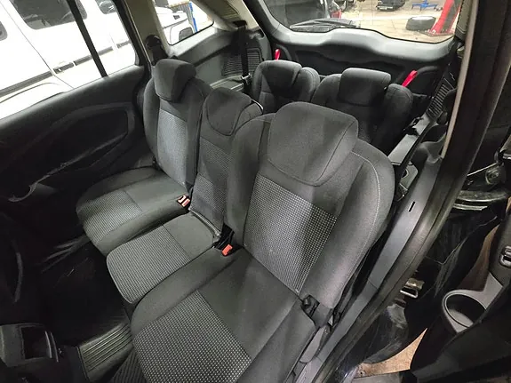 Ford Grand C-Max 2012 photo 3