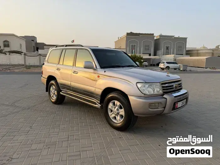 Toyota Land Cruiser 2004 photo 2