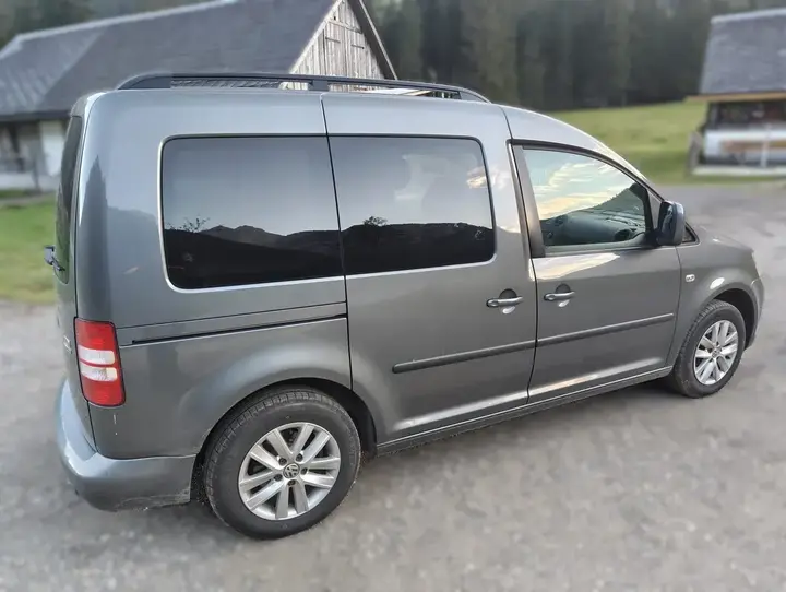 Volkswagen Caddy 2012 photo 2