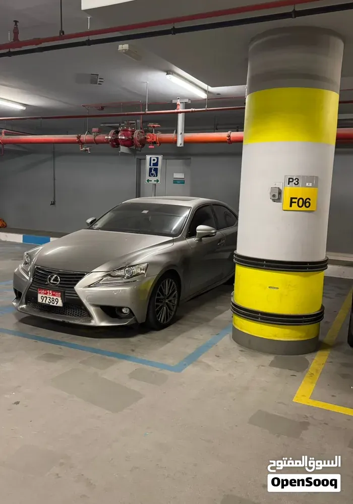 Lexus Is 250 2015 photo 2