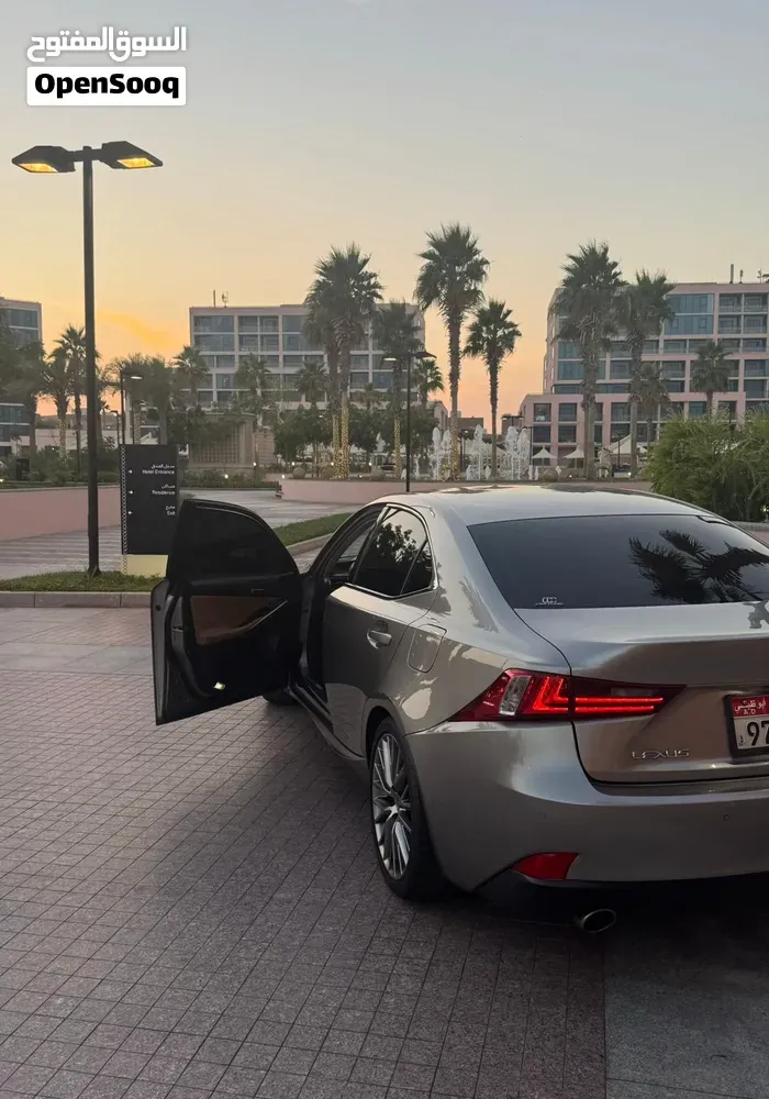 Lexus Is 250 2015 photo 4