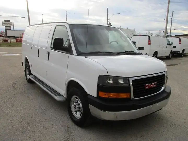 GMC Savana 2019 photo 3