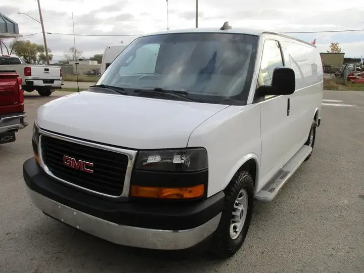 GMC Savana 2019 photo 2