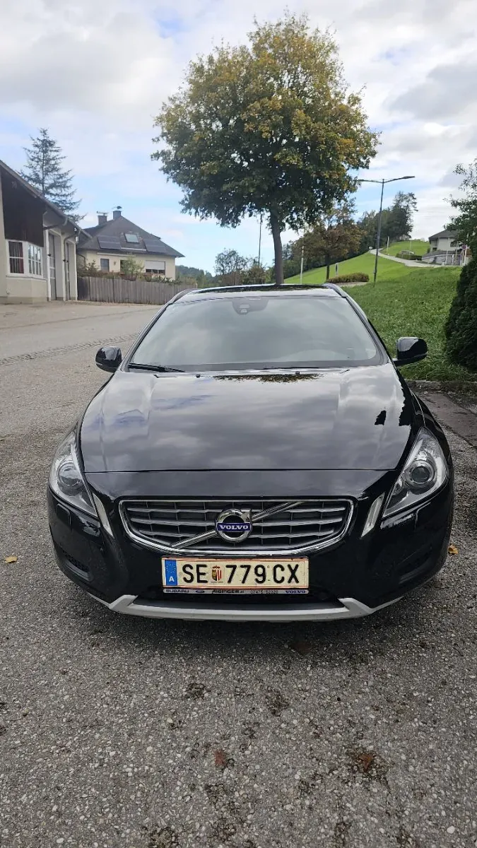 Volvo V60 2012 photo 2