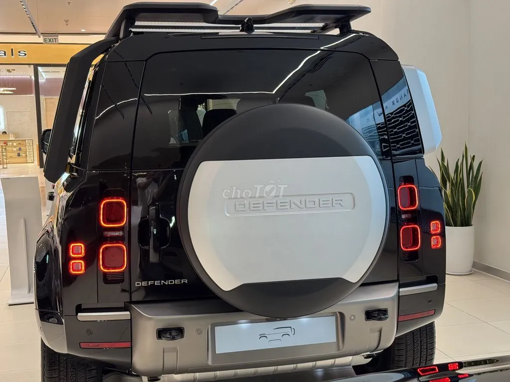 Land Rover Defender 2026 photo 3