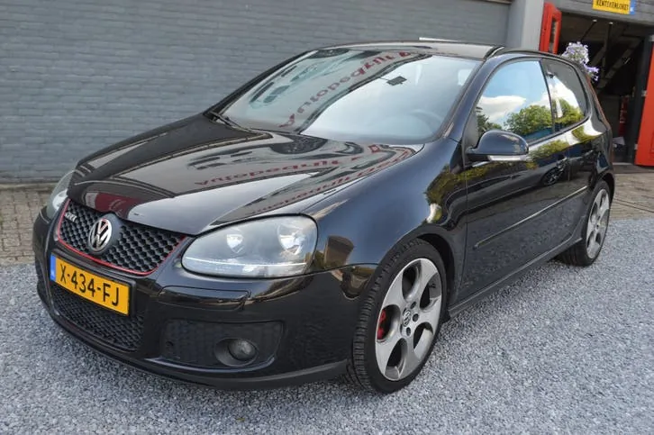 Volkswagen Golf 2005 photo 2