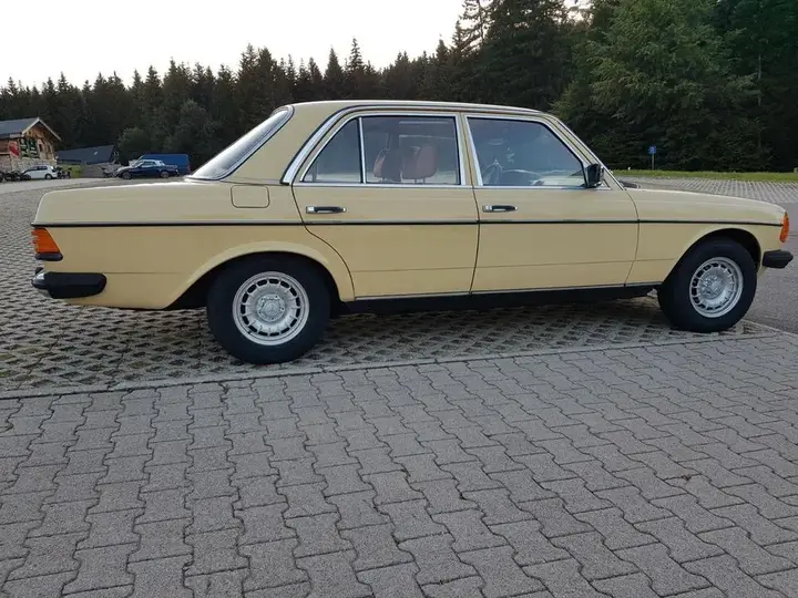 Mercedes-Benz 300 D