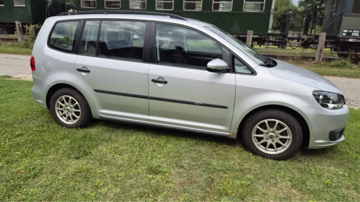 Volkswagen Touran 2014 photo 3