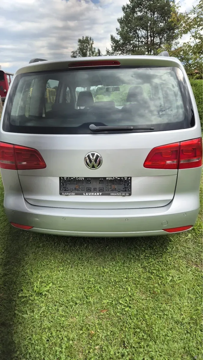 Volkswagen Touran 2014 photo 2