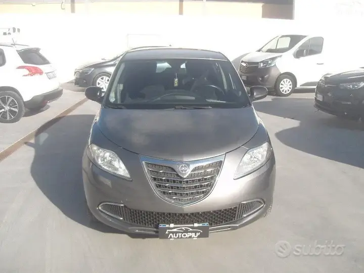 Lancia Ypsilon 2014 photo 2