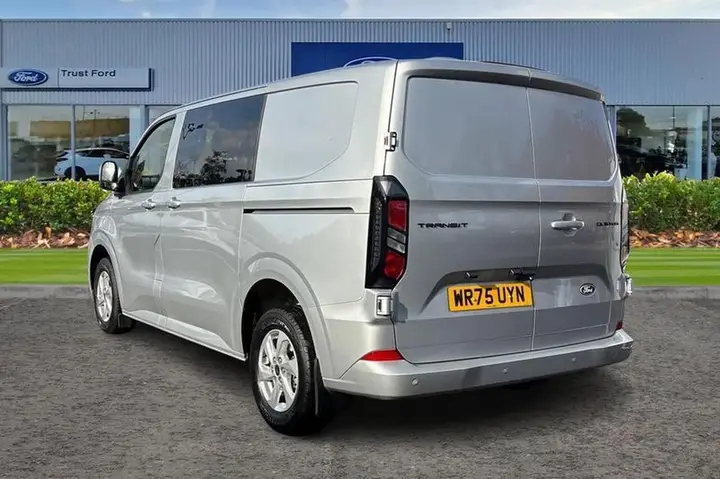 Ford Transit Custom 2025 photo 2