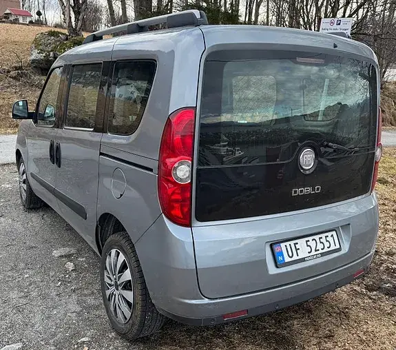 Fiat Doblo 2011 photo 4