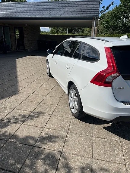 Volvo V60 2012 photo 4