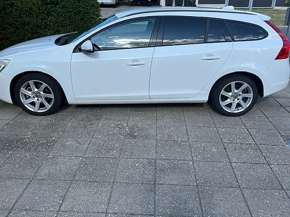 Volvo V60 2012 photo 5