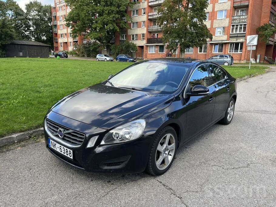 Volvo S60 2011 photo 2