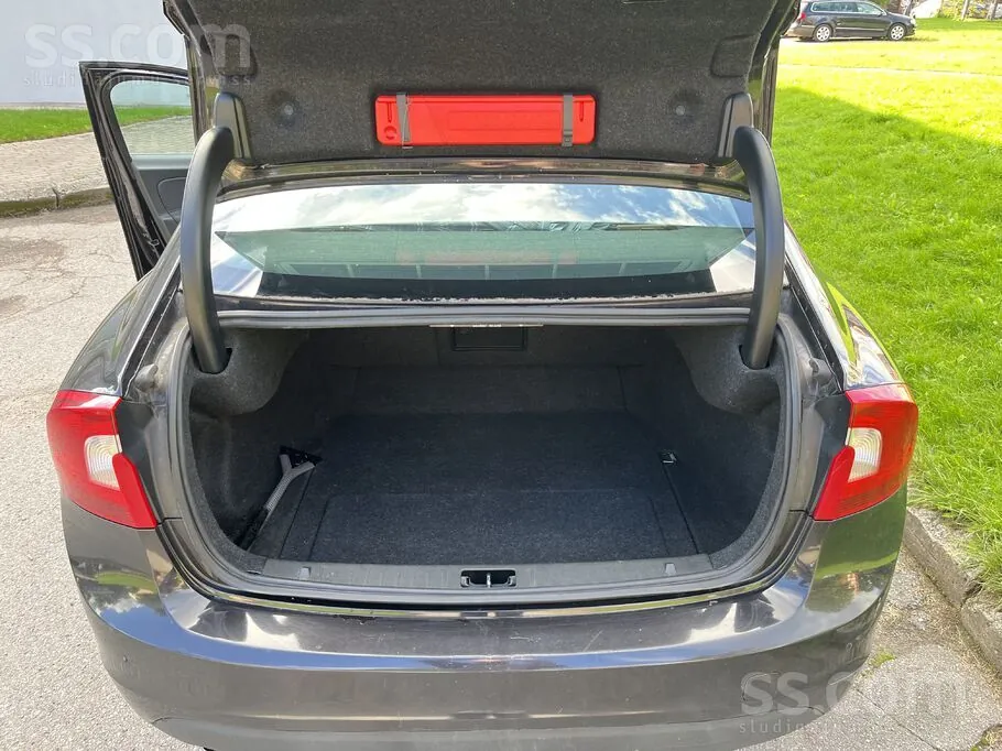 Volvo S60 2011 photo 5
