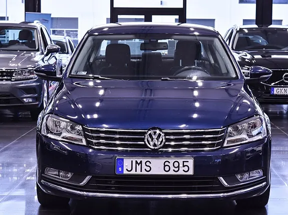 Volkswagen Passat 2011 photo 2