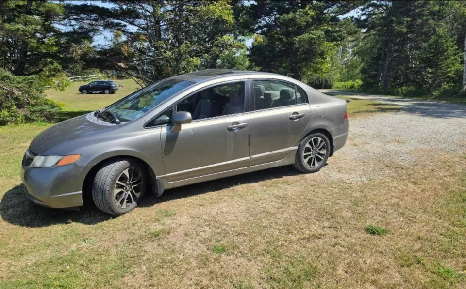 Honda Civic 2010 photo 3