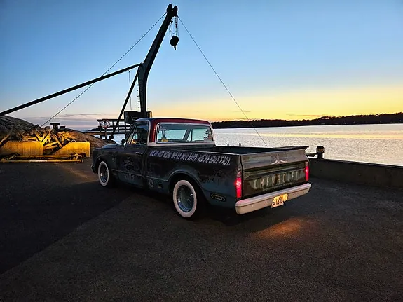Chevrolet C10 1967 photo 2