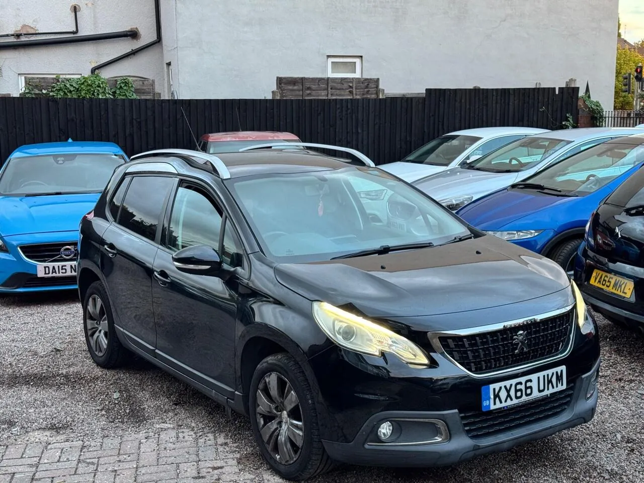 Peugeot 2008 2016 photo 2