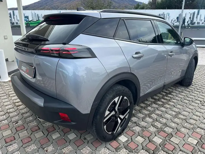 Peugeot 2008 2023 photo 3