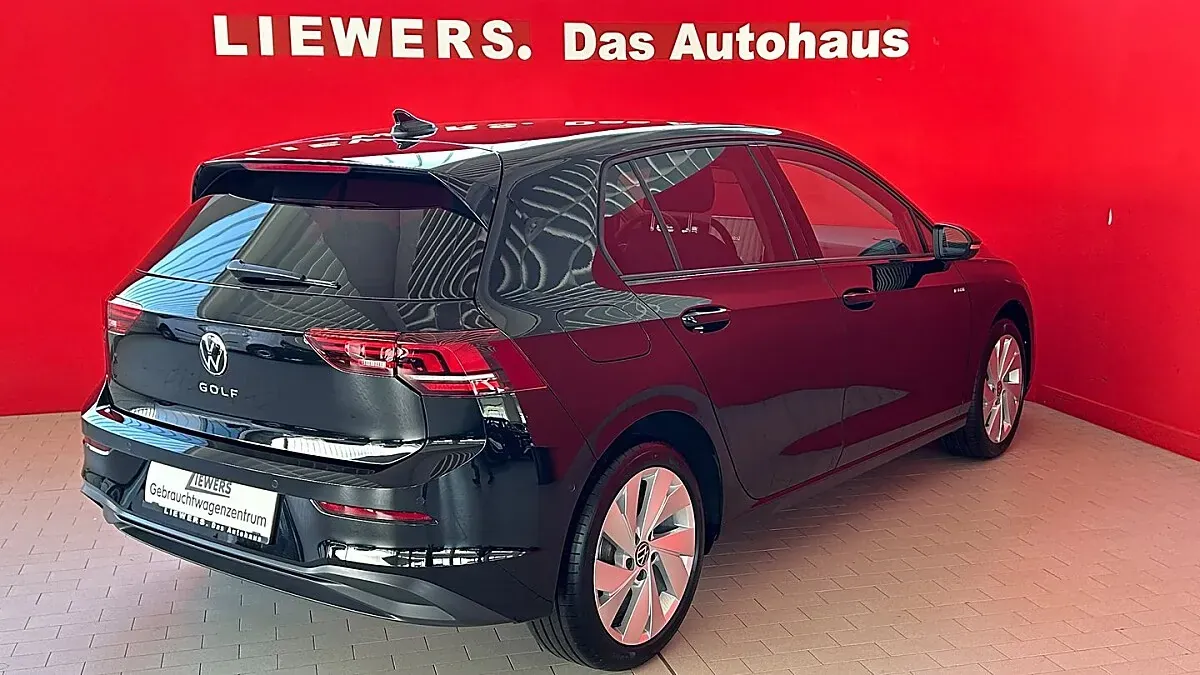 Volkswagen Golf 2026 photo 3